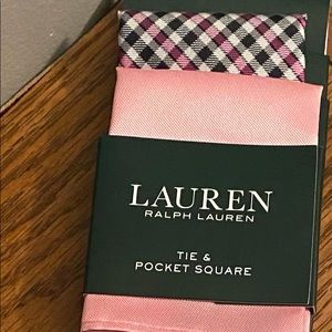 Tie with pocket square